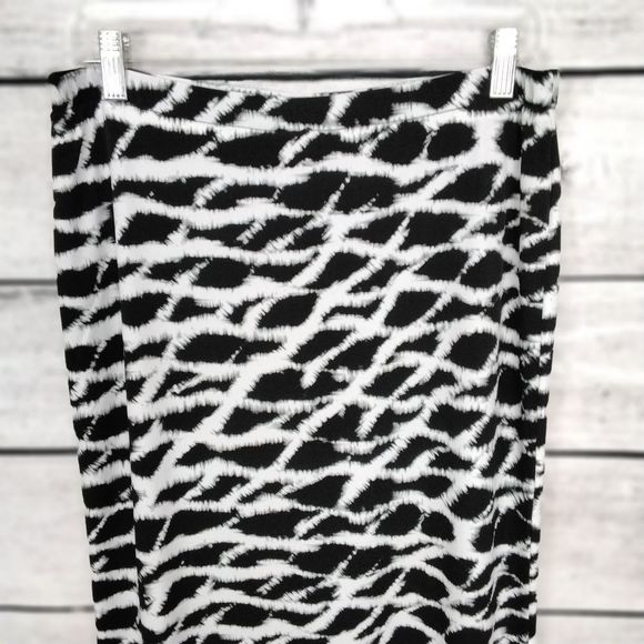 Rafaella Skirt Black White Abstract Print Stretch Pencil Sz M Career Slinky - Picture 2 of 7